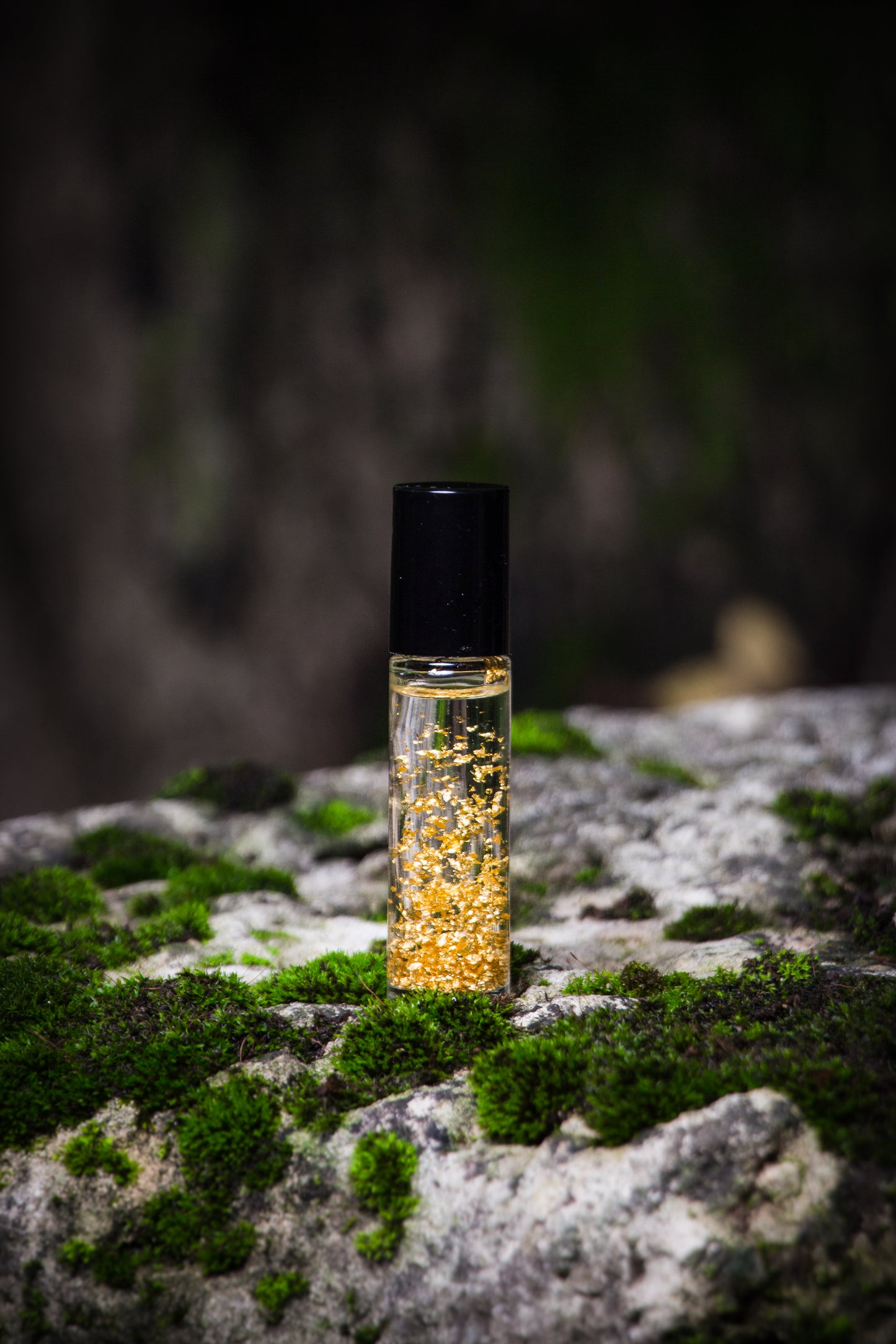 MOŠKI PARFUM S 23 KARATNIM ZLATOM